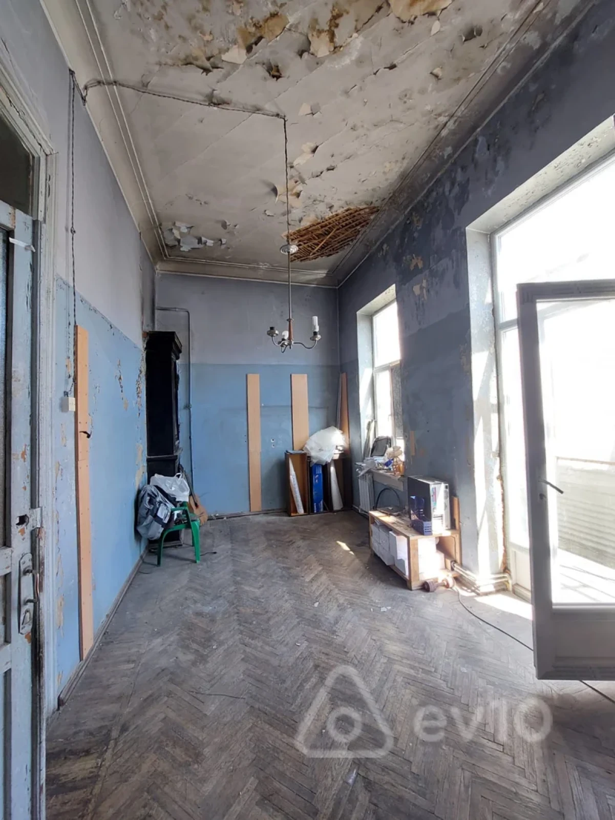 Satılır 5 otaqlı köhnə tikili 130 m²