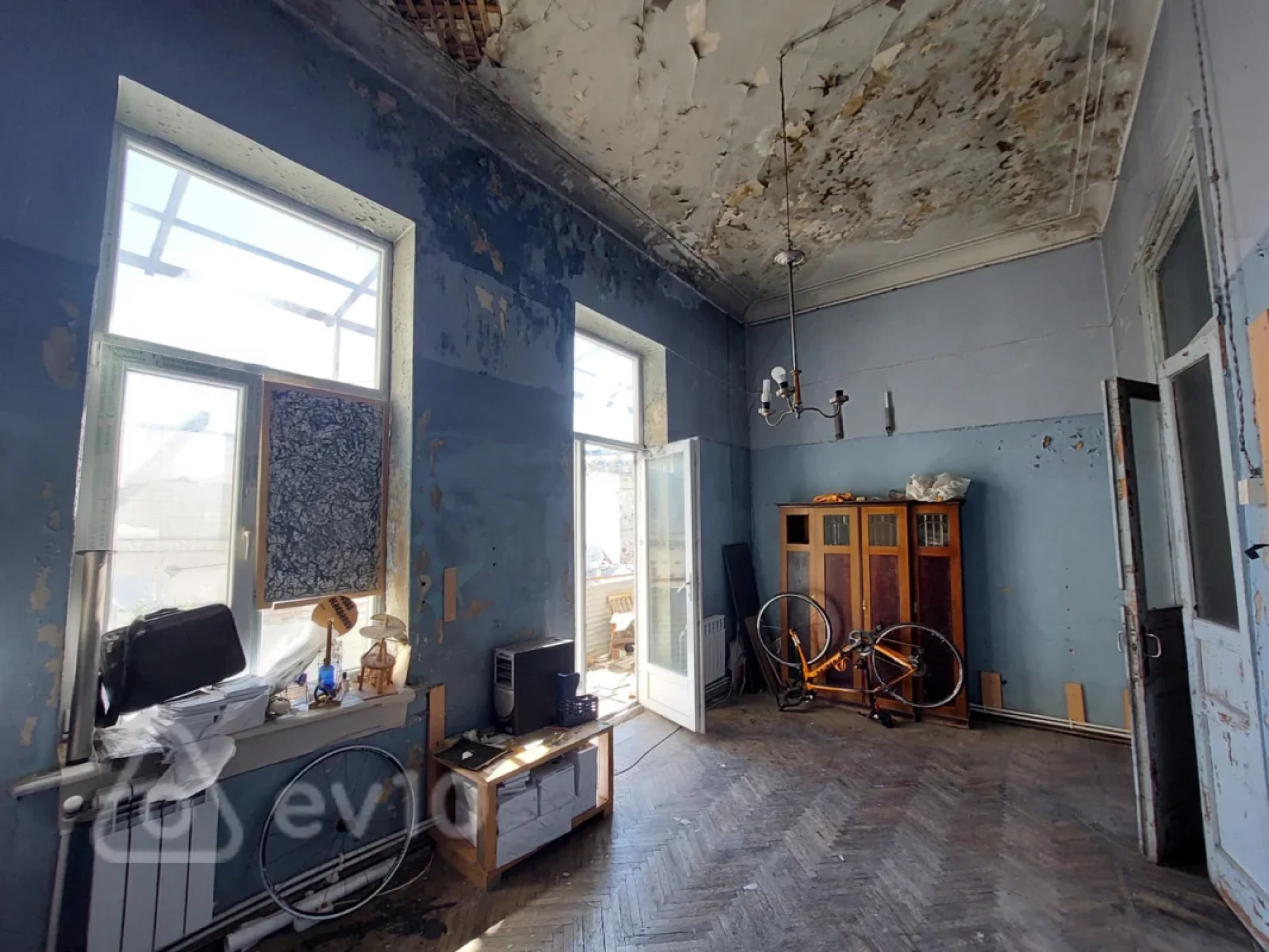 Satılır 5 otaqlı köhnə tikili 130 m²