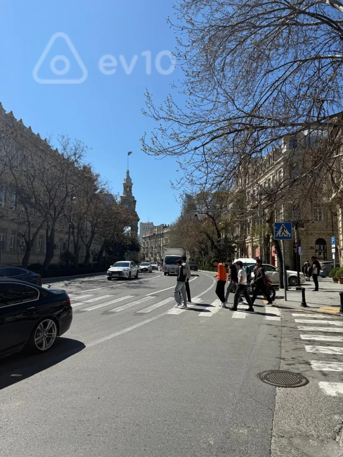 Satılır 5 otaqlı köhnə tikili 130 m²