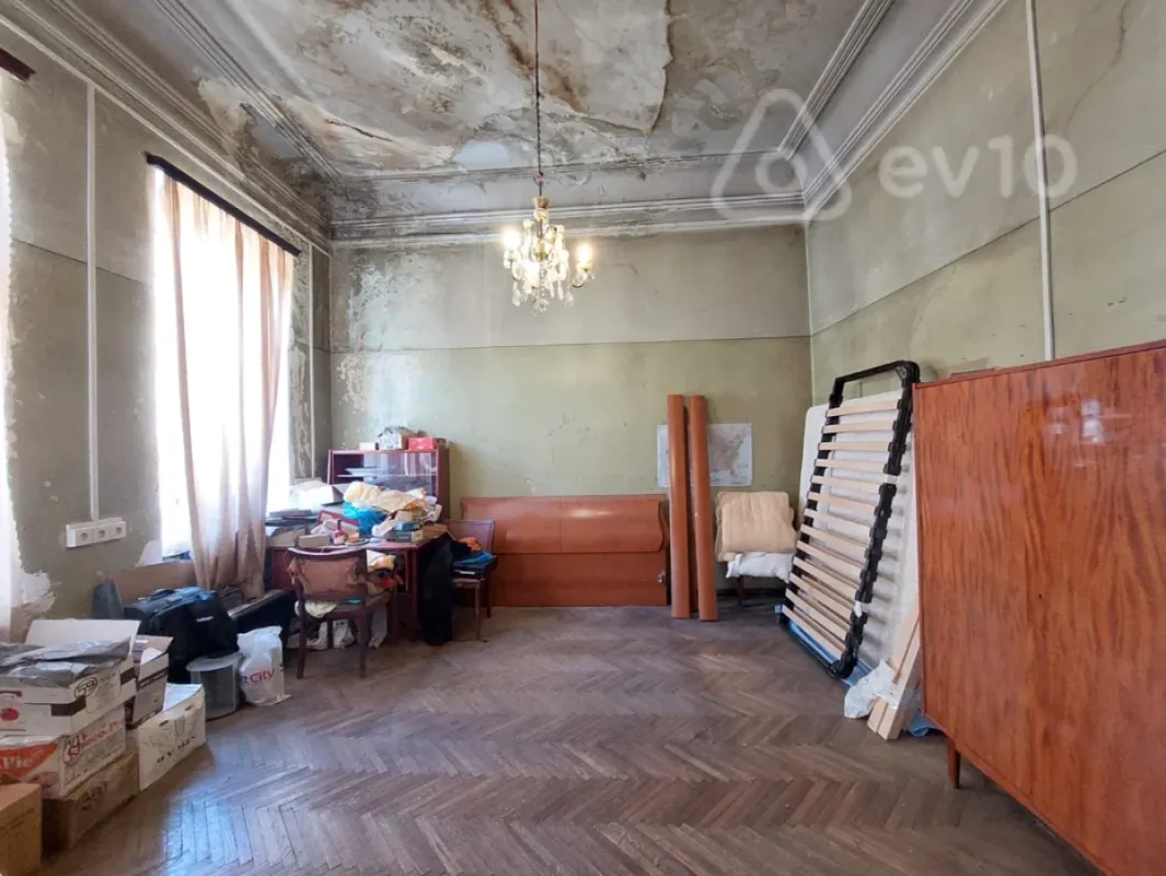 Satılır 5 otaqlı köhnə tikili 130 m²