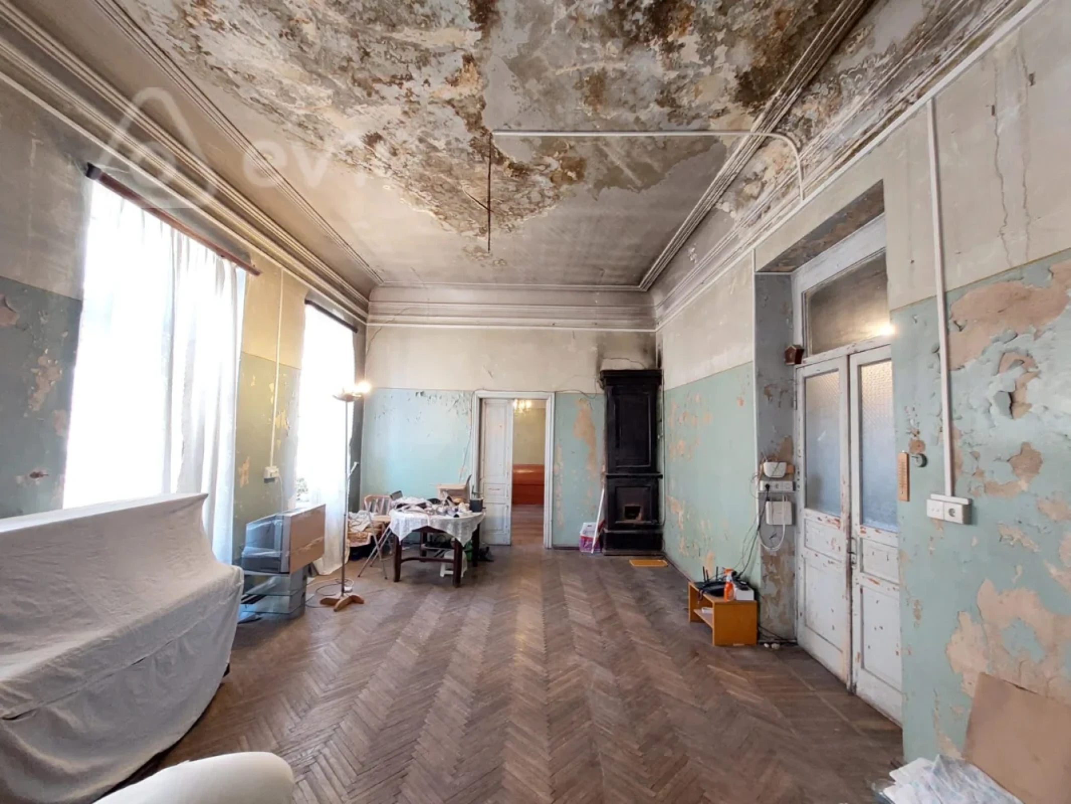 Satılır 5 otaqlı köhnə tikili 130 m²