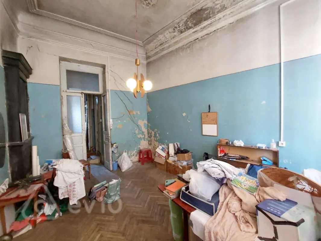 Satılır 5 otaqlı köhnə tikili 130 m²