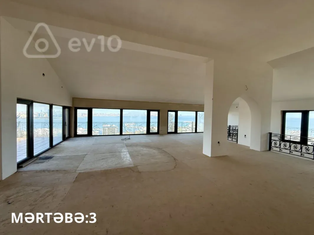 Satılır 9 otaqlı həyət evi 800 m²