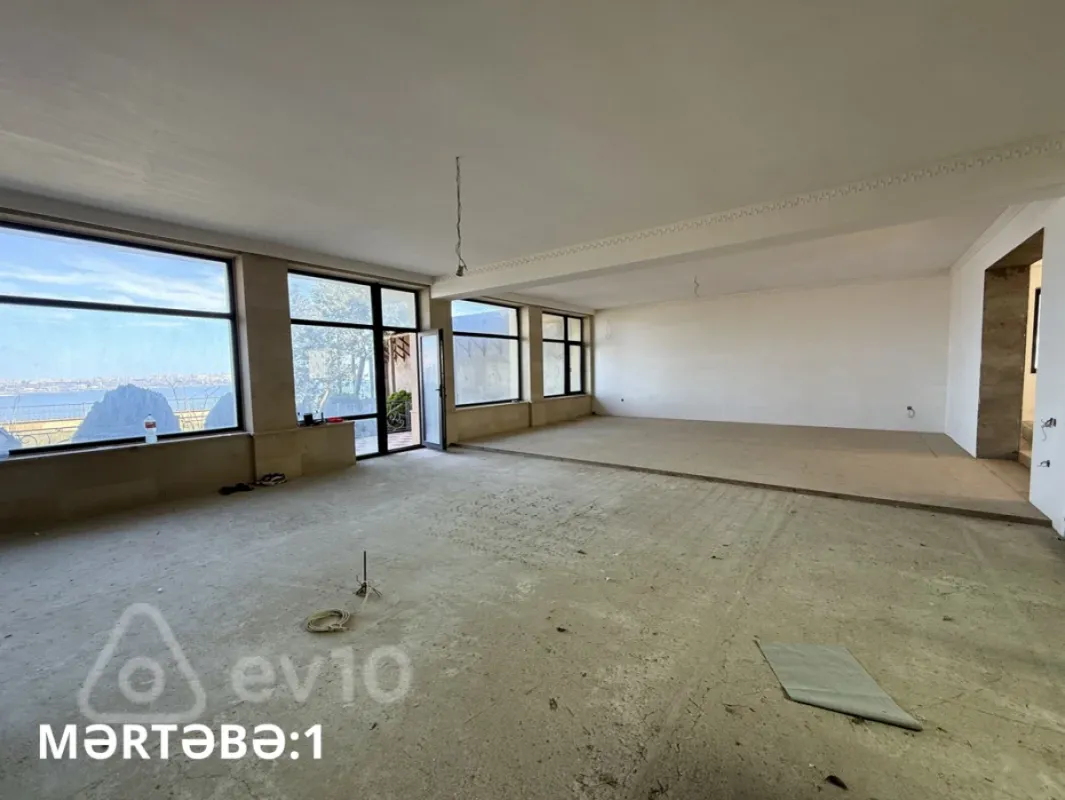 Satılır 9 otaqlı həyət evi 800 m²