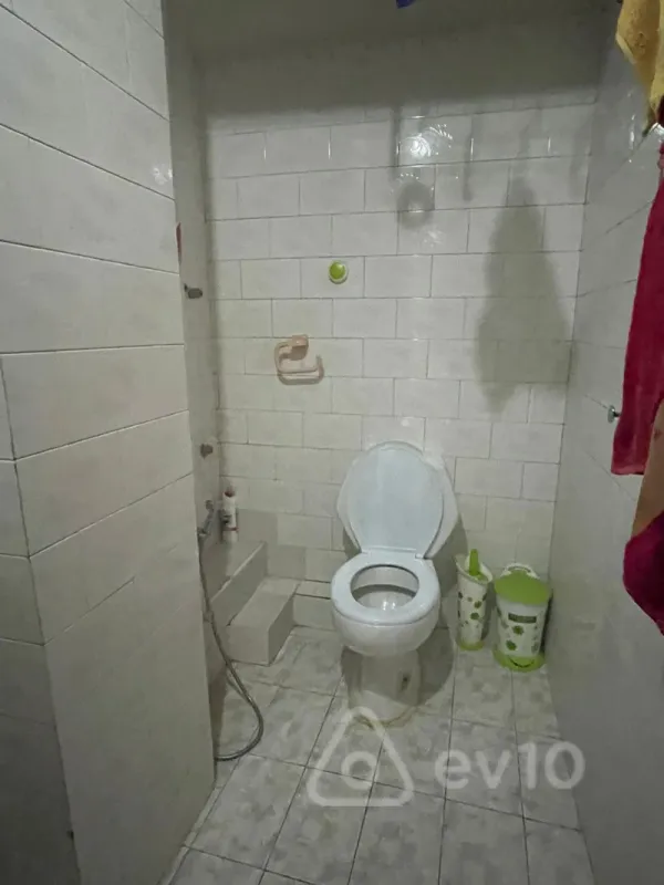 Satılır 2 otaqlı köhnə tikili 65 m²