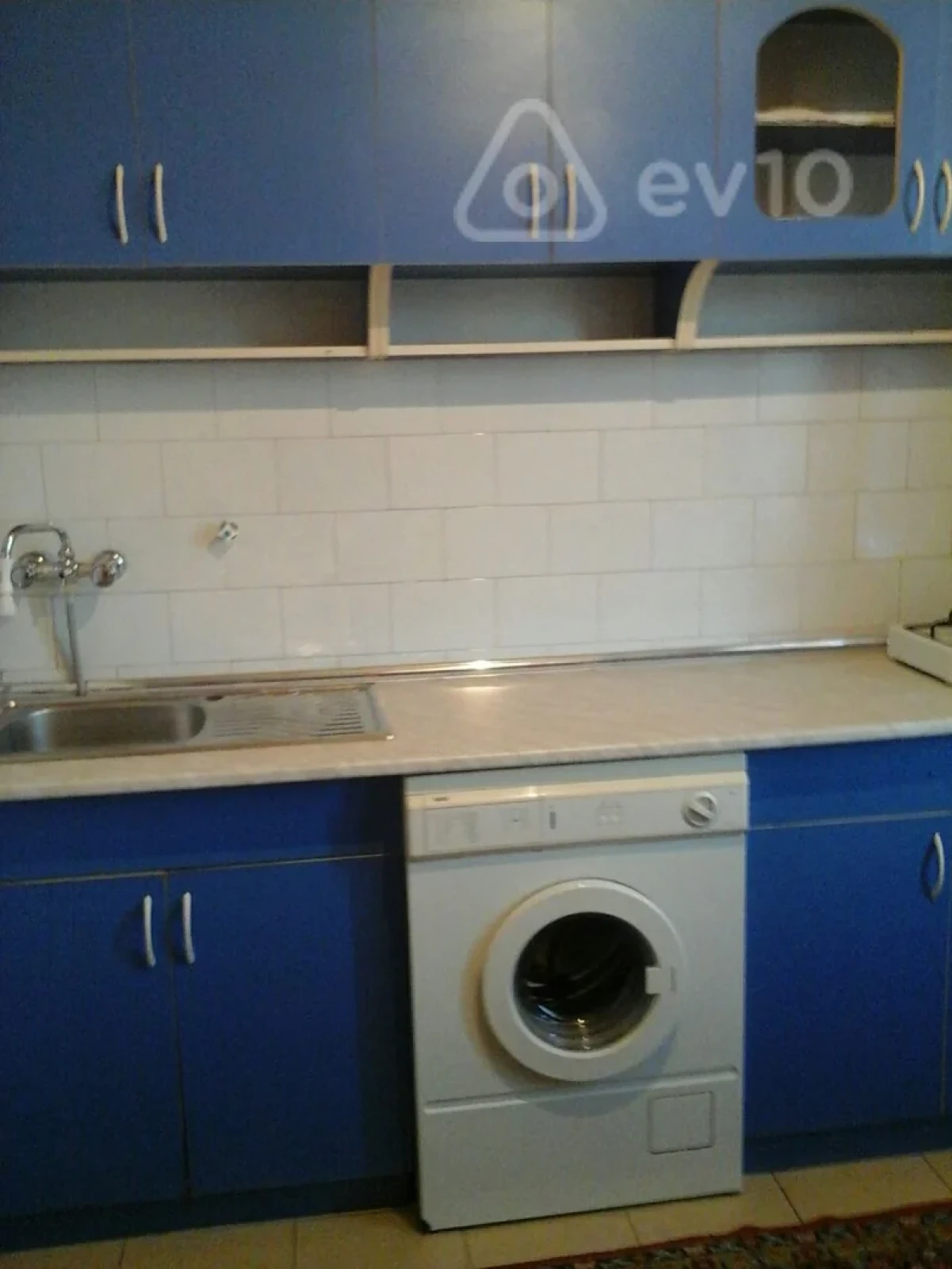 Satılır 2 otaqlı köhnə tikili 65 m²