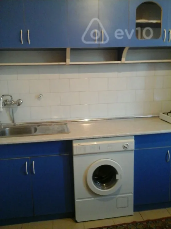 Satılır 2 otaqlı köhnə tikili 65 m²