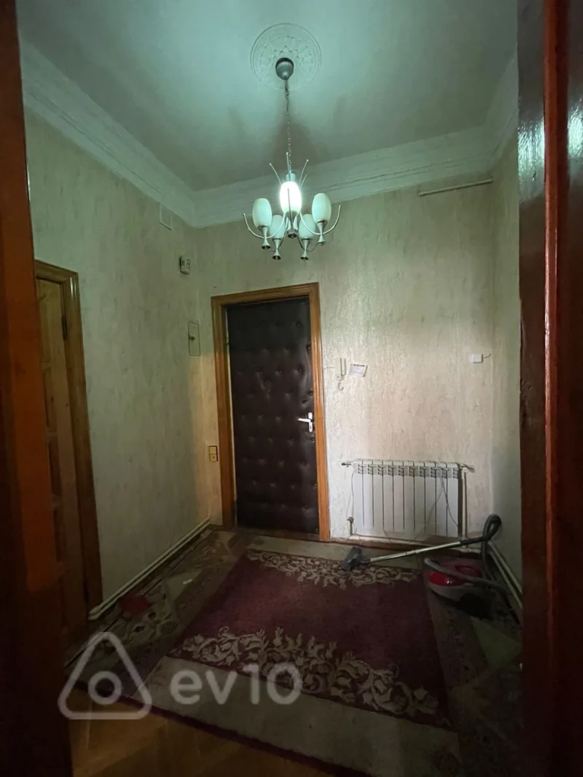 Satılır 2 otaqlı köhnə tikili 65 m²