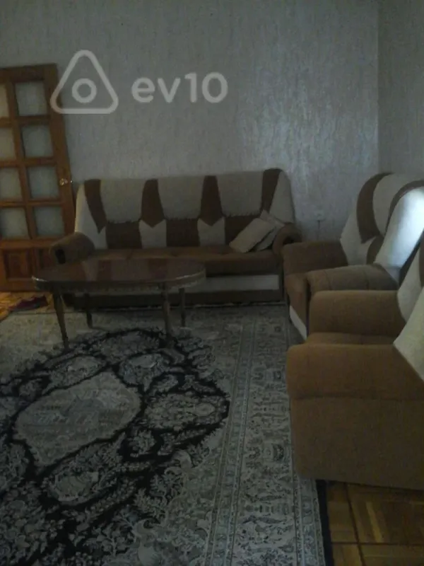 Satılır 2 otaqlı köhnə tikili 65 m²