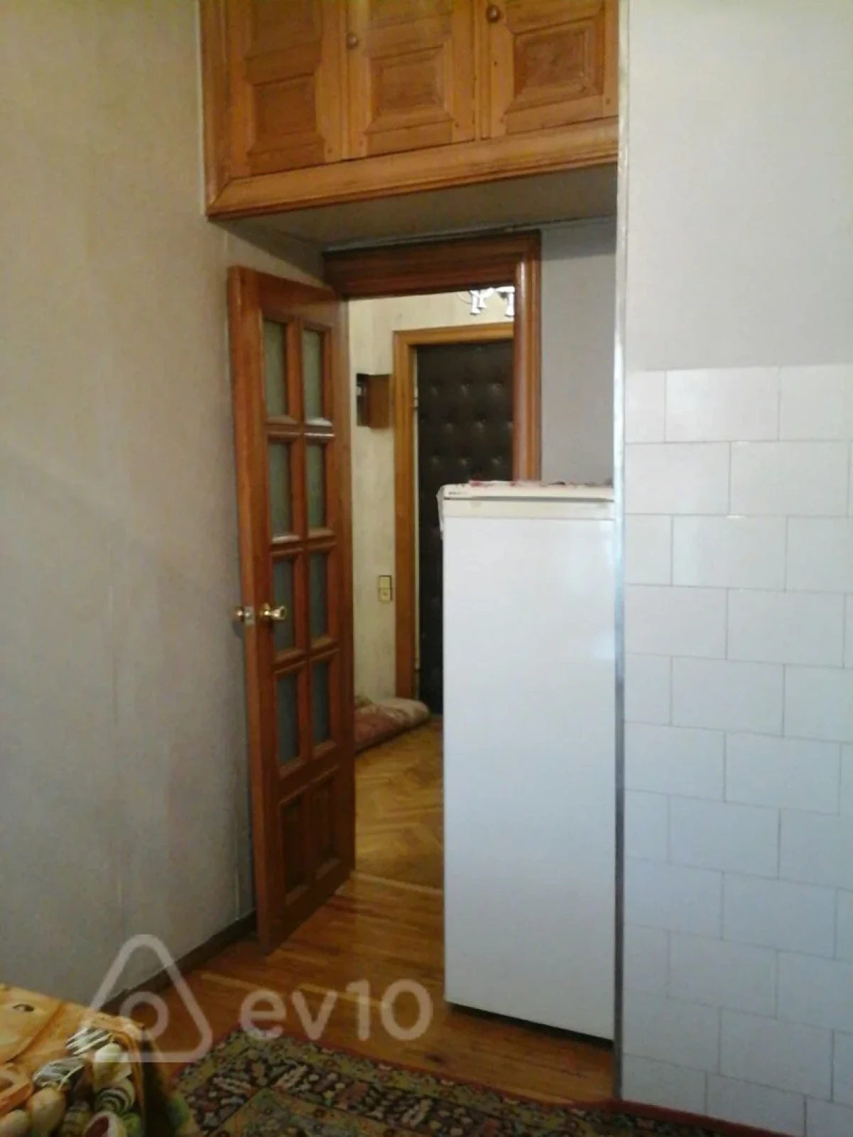 Satılır 2 otaqlı köhnə tikili 65 m²