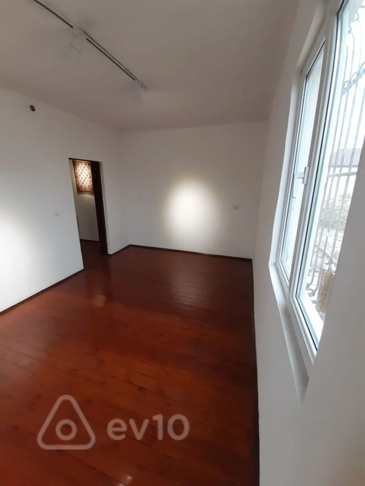 Kirayə verilir 4 otaqlı həyət evi 120 m²