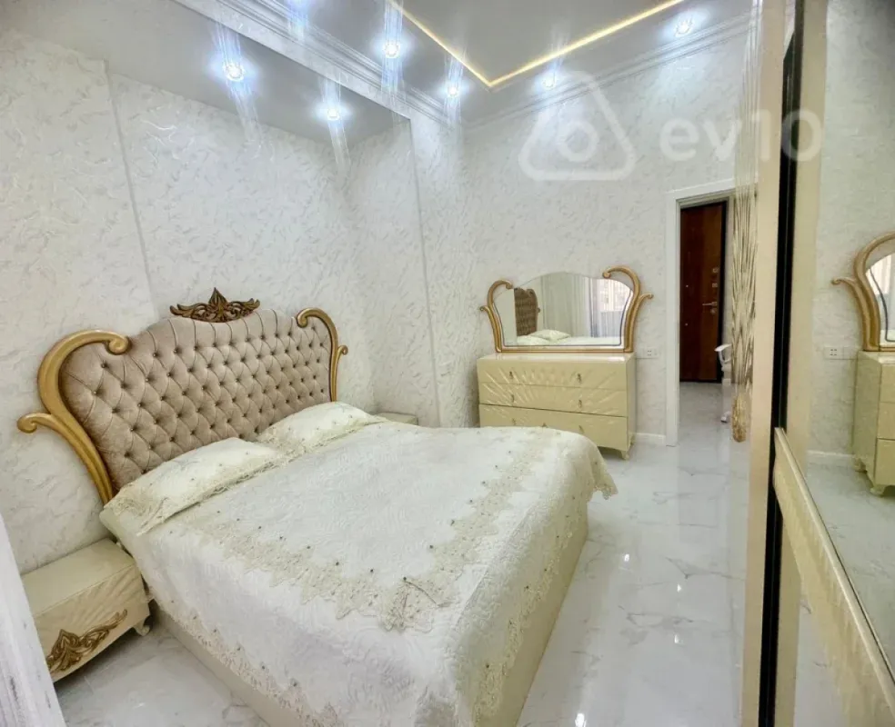 Kirayə verilir 2 otaqlı yeni tikili 70 m²