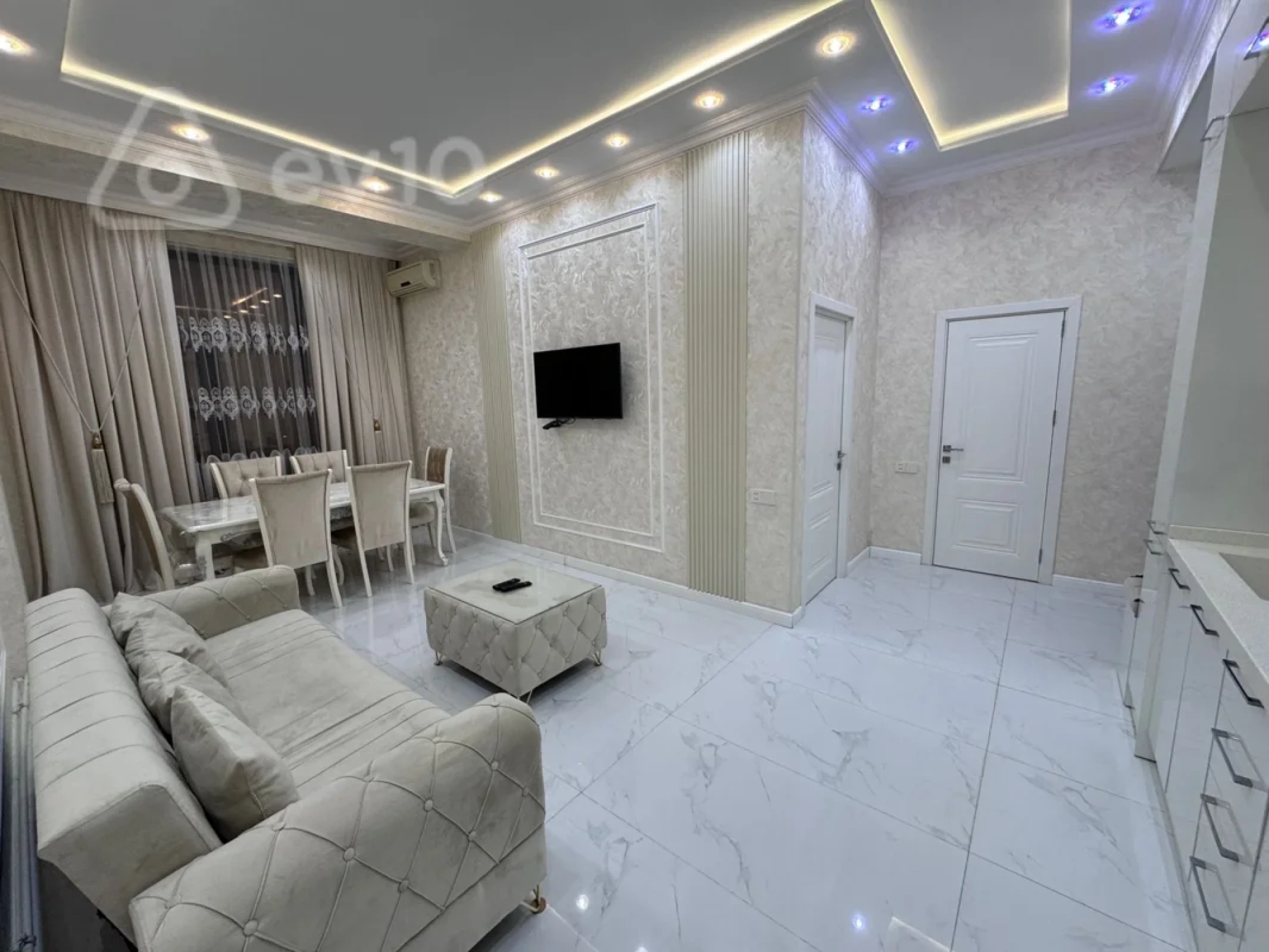 Kirayə verilir 2 otaqlı yeni tikili 70 m²
