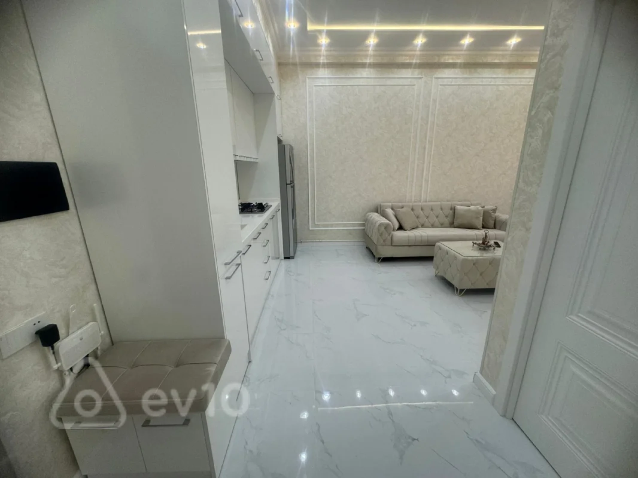 Kirayə verilir 2 otaqlı yeni tikili 70 m²