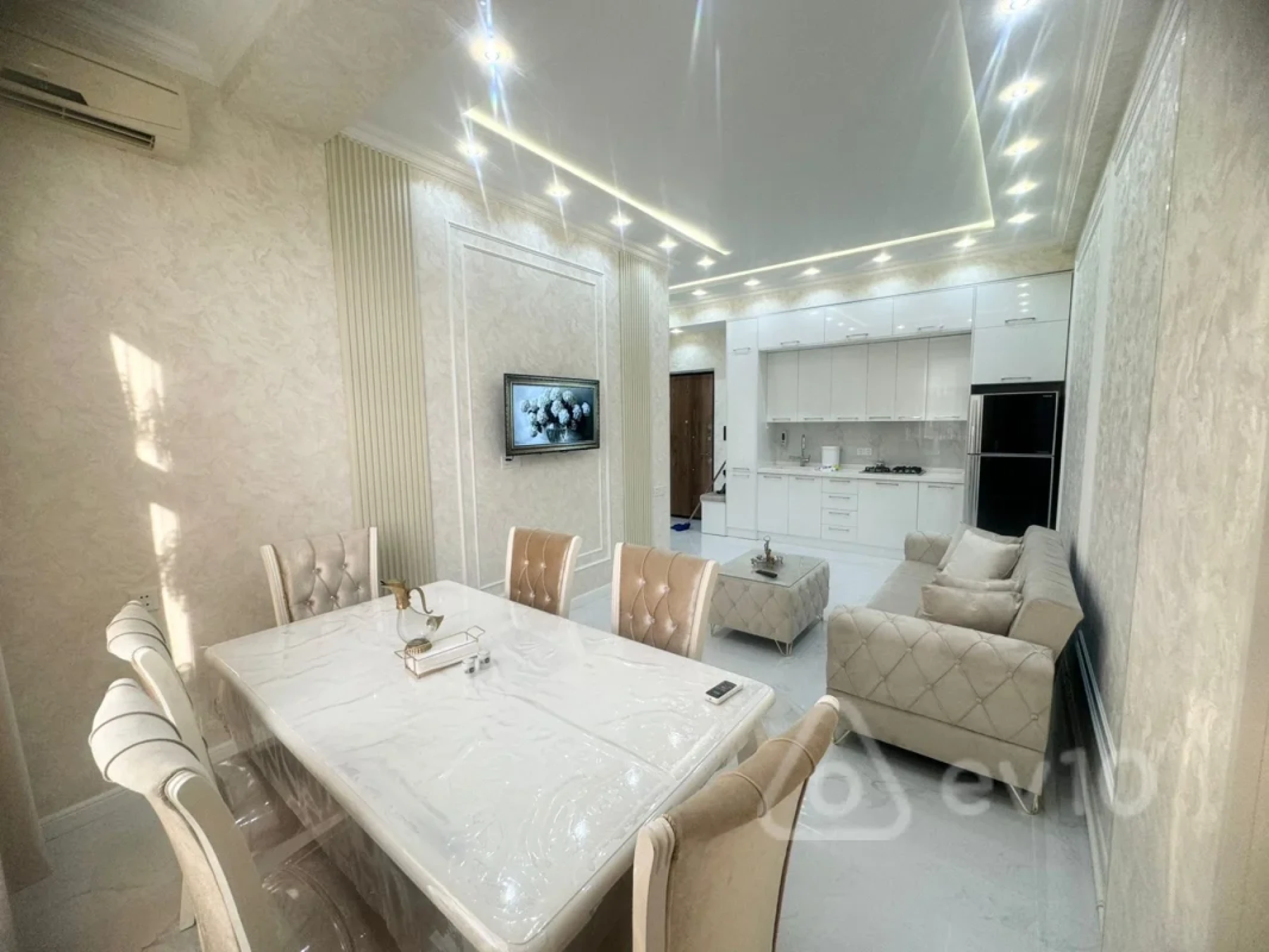 Kirayə verilir 2 otaqlı yeni tikili 70 m²