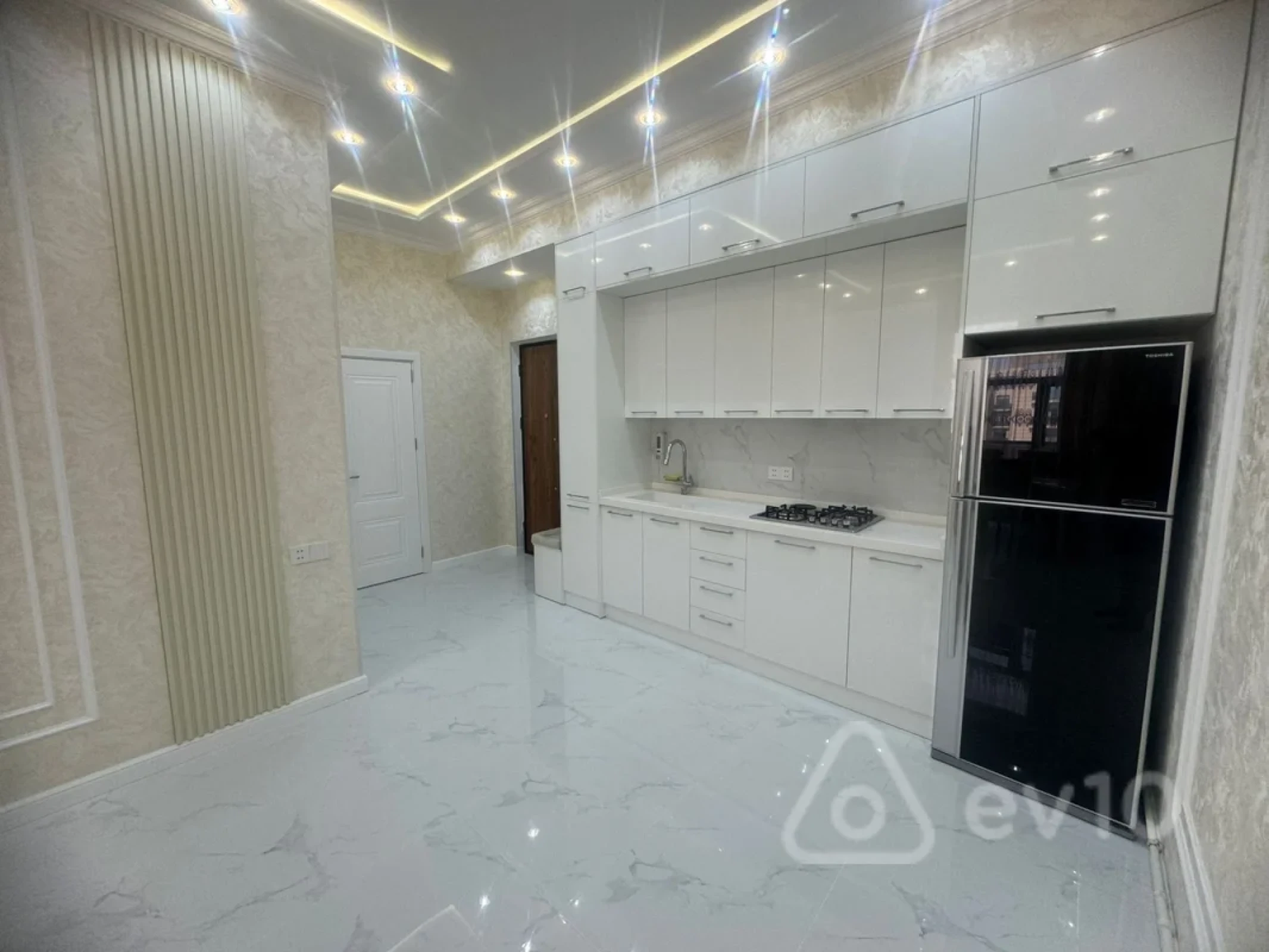 Kirayə verilir 2 otaqlı yeni tikili 70 m²