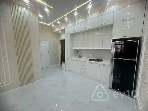 Kirayə verilir 2 otaqlı yeni tikili 70 m²