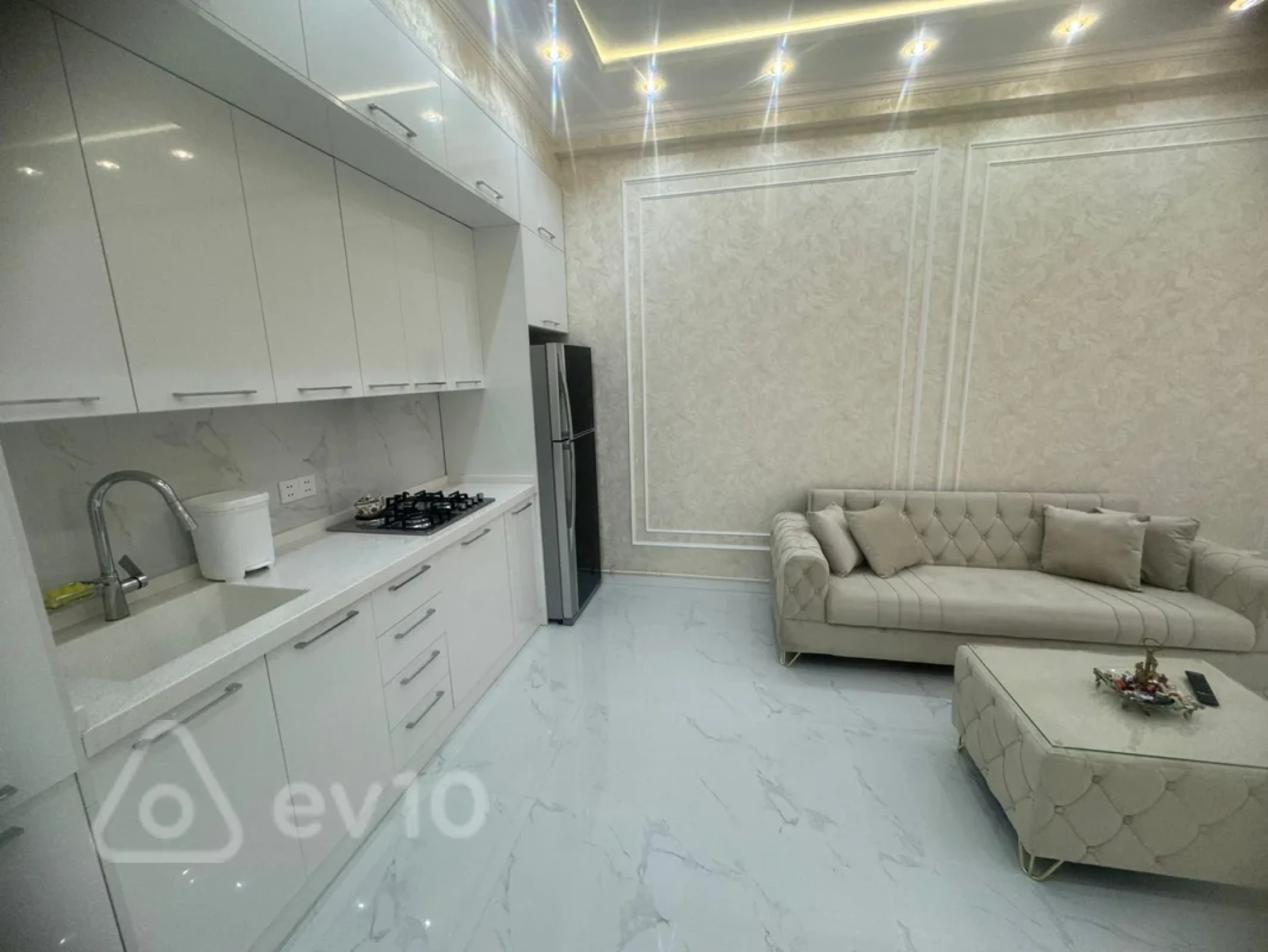 Kirayə verilir 2 otaqlı yeni tikili 70 m²