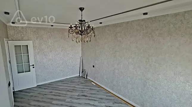 Kirayə verilir 2 otaqlı köhnə tikili 55 m²