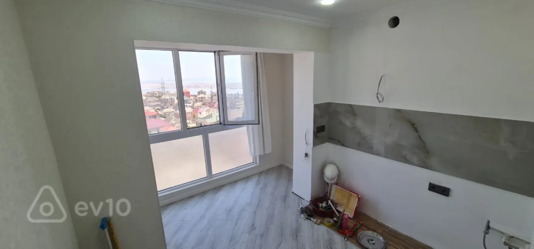 Kirayə verilir 2 otaqlı köhnə tikili 55 m²