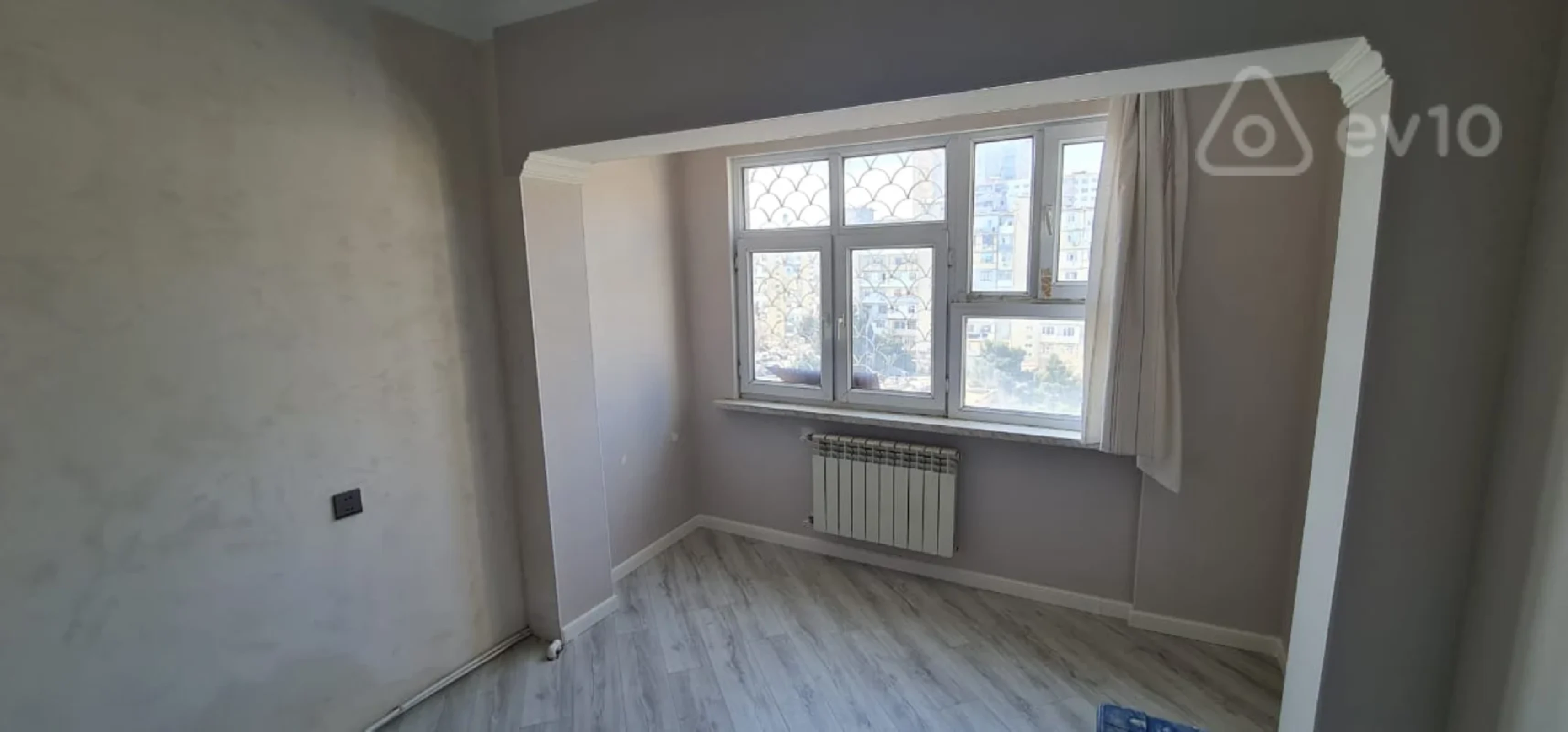 Kirayə verilir 2 otaqlı köhnə tikili 55 m²
