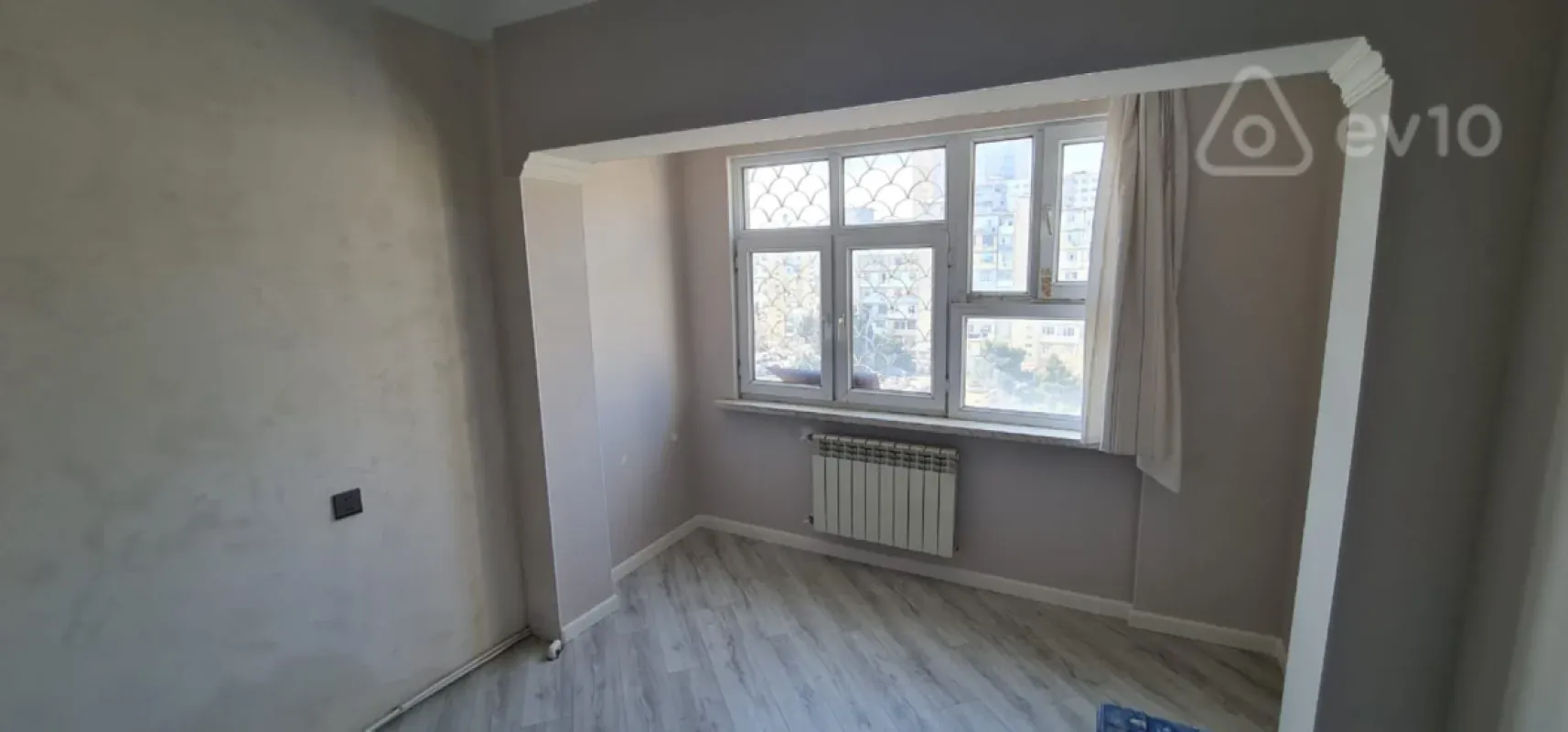 Kirayə verilir 2 otaqlı köhnə tikili 55 m²