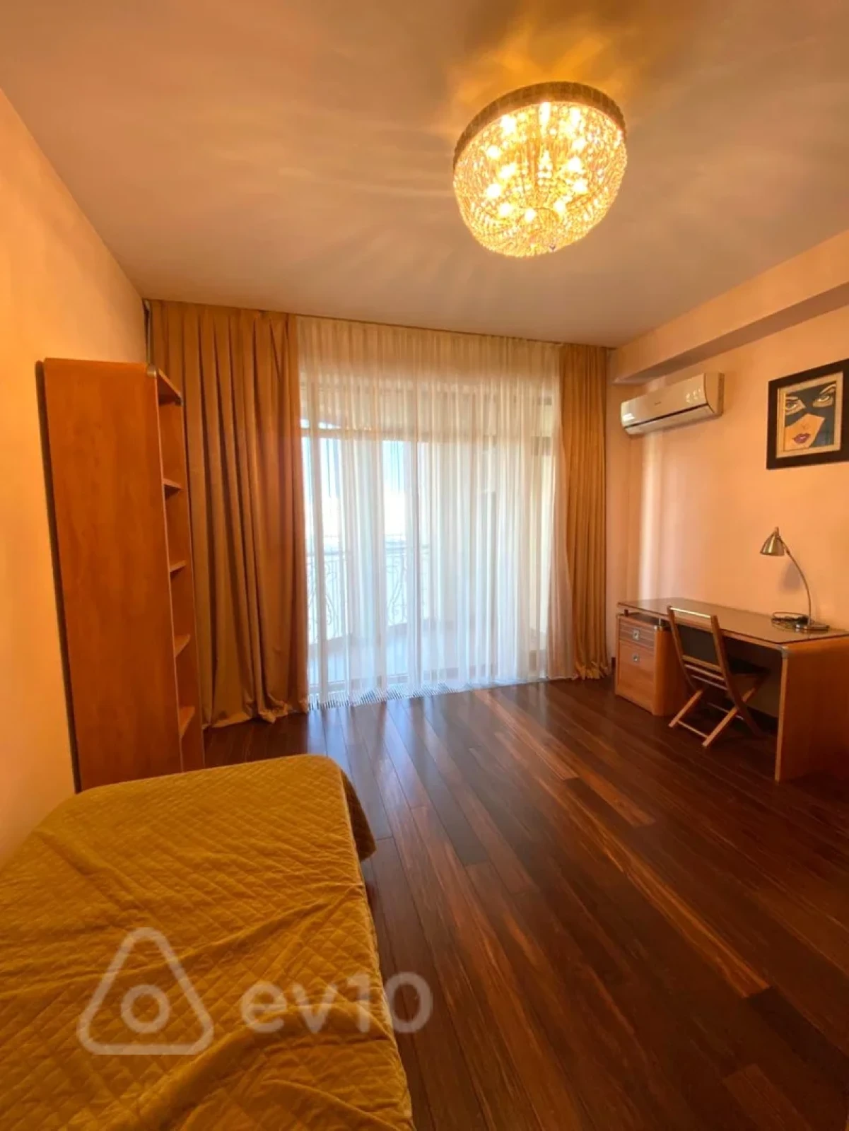 Kirayə verilir 4 otaqlı yeni tikili 200 m²