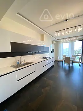 Kirayə verilir 4 otaqlı yeni tikili 200 m²