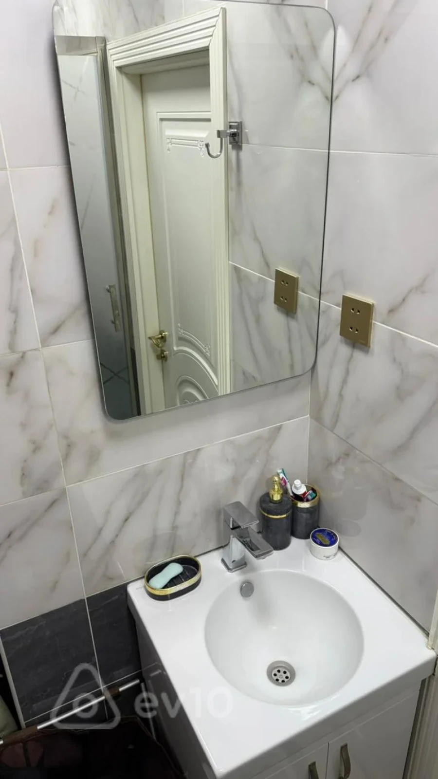 Kirayə verilir 3 otaqlı yeni tikili 70 m²