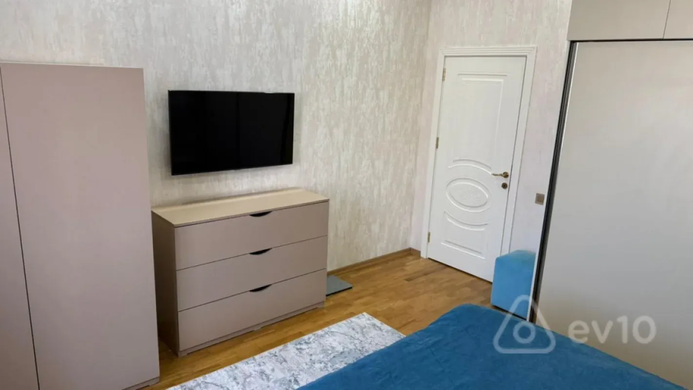 Kirayə verilir 3 otaqlı yeni tikili 70 m²