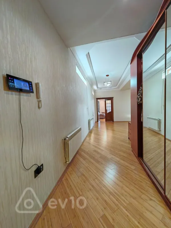 Kirayə verilir 2 otaqlı yeni tikili 150 m²