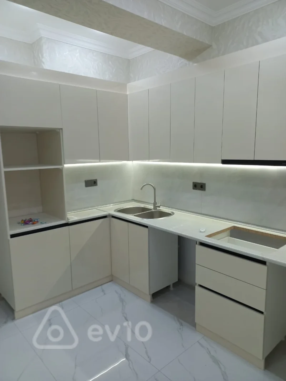 Satılır 2 otaqlı yeni tikili 74 m²