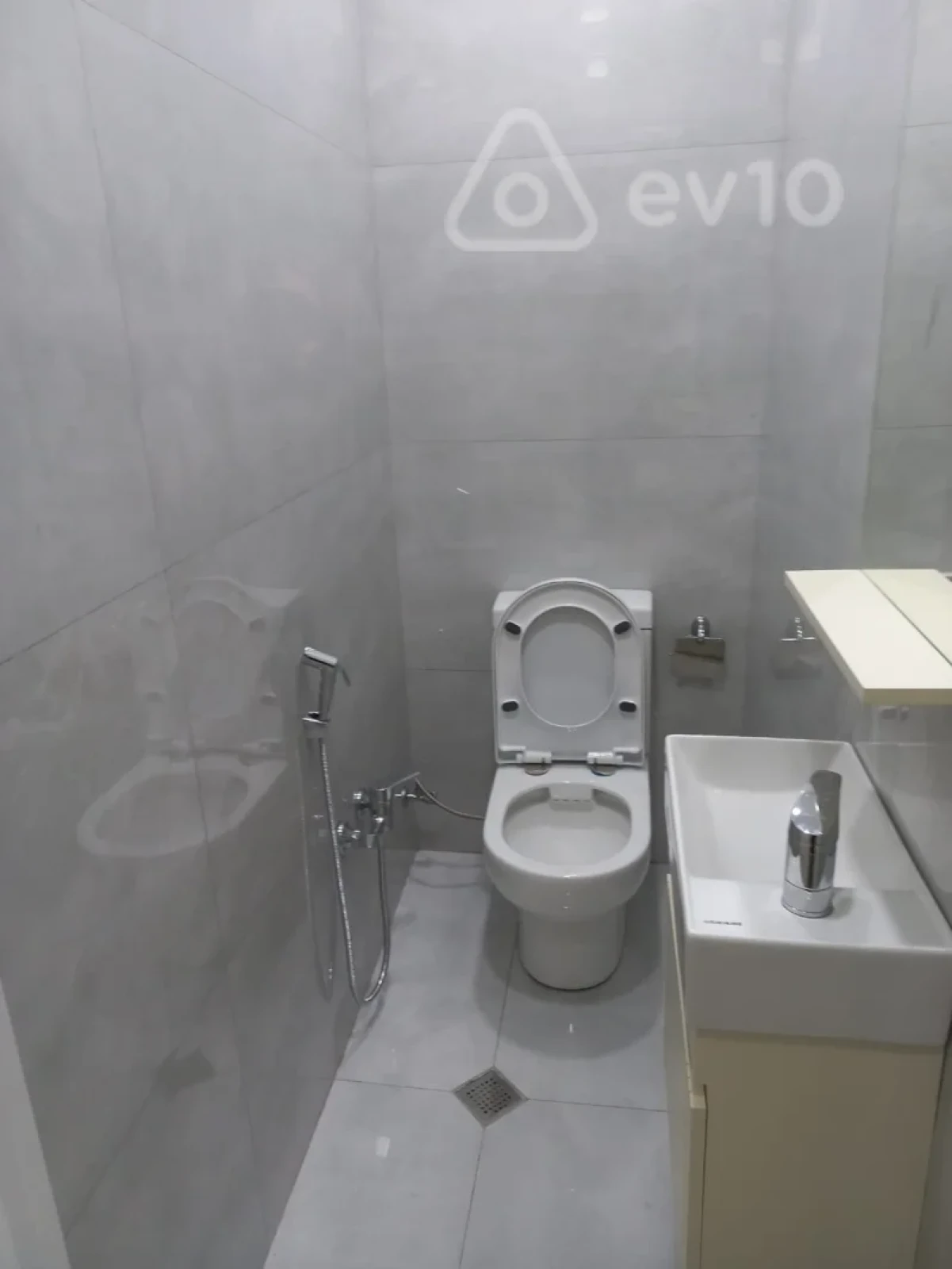 Satılır 2 otaqlı yeni tikili 74 m²