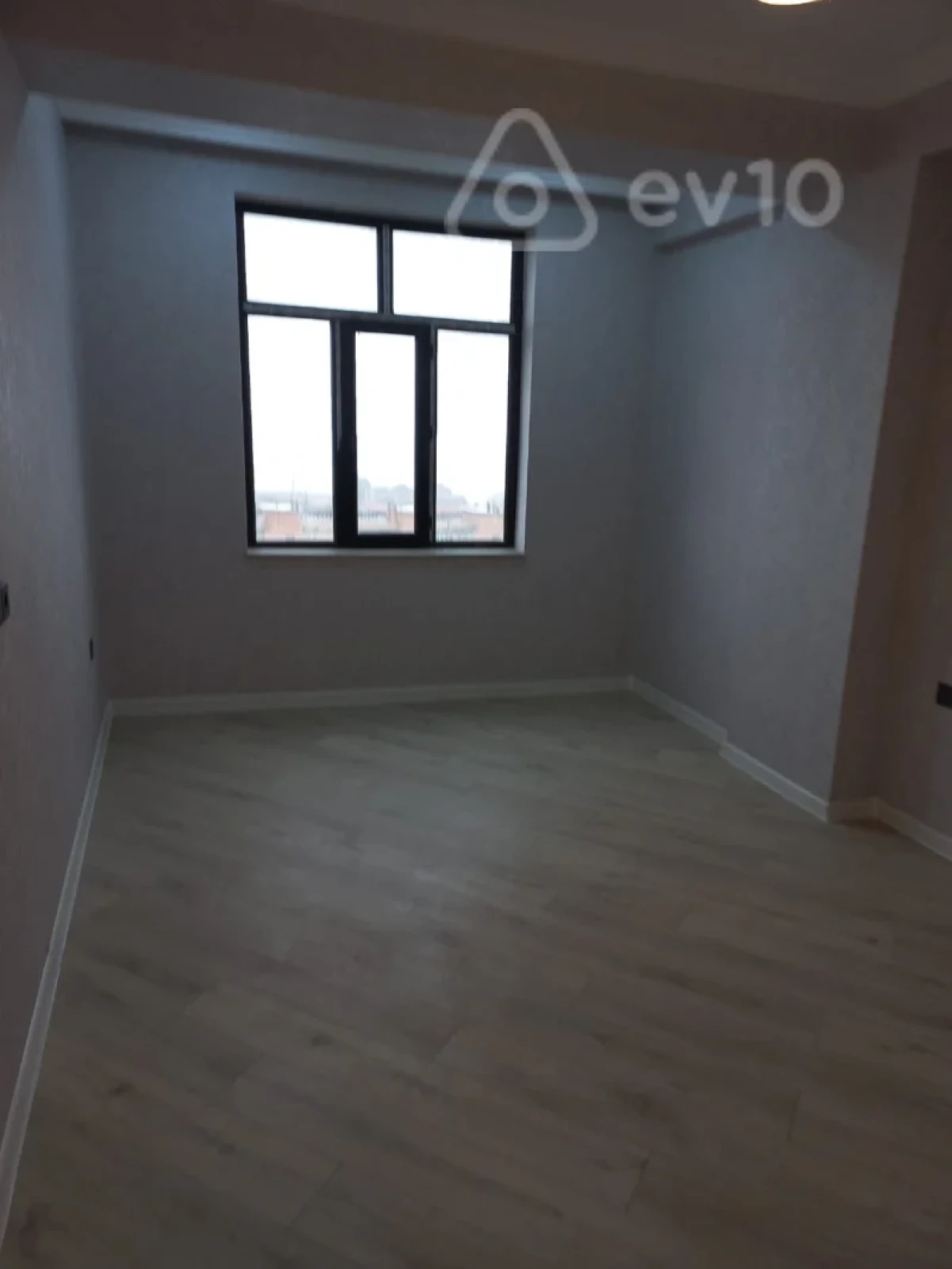 Satılır 2 otaqlı yeni tikili 74 m²