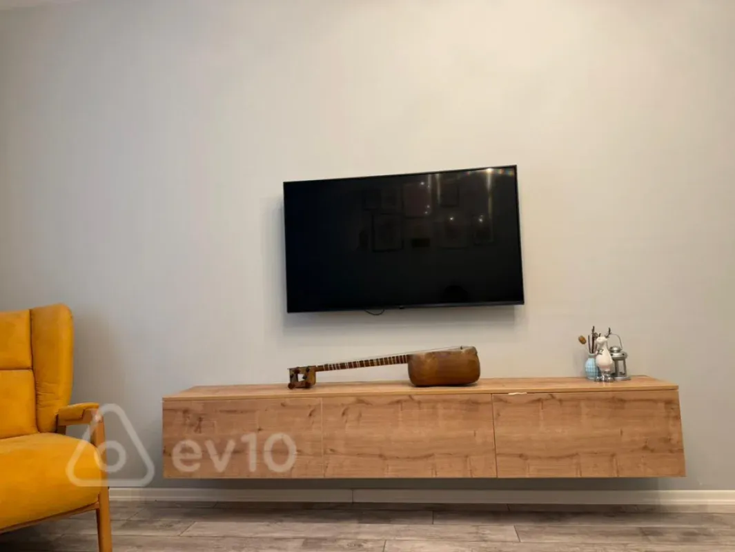 Satılır 2 otaqlı köhnə tikili 55 m²