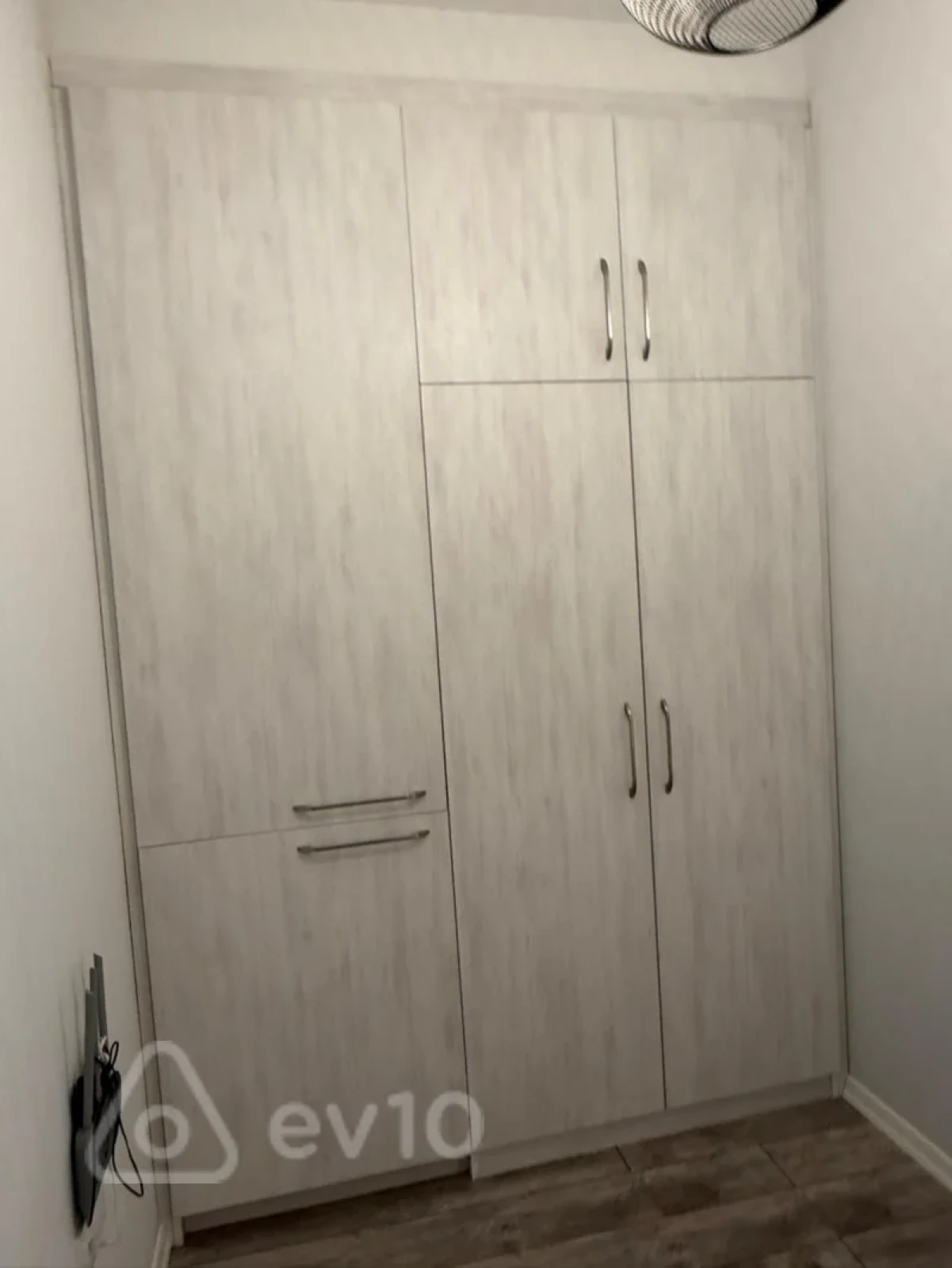 Satılır 2 otaqlı köhnə tikili 55 m²