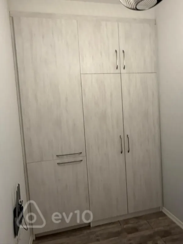 Satılır 2 otaqlı köhnə tikili 55 m²