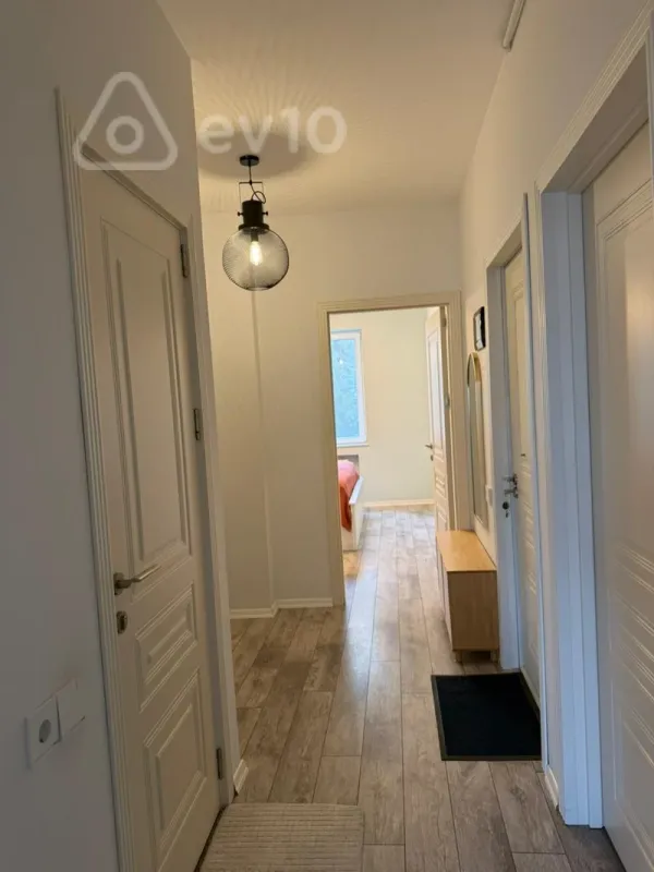 Satılır 2 otaqlı köhnə tikili 55 m²