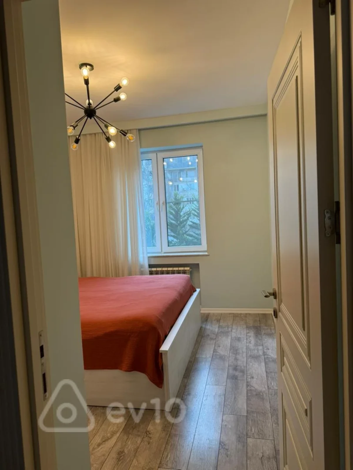 Satılır 2 otaqlı köhnə tikili 55 m²