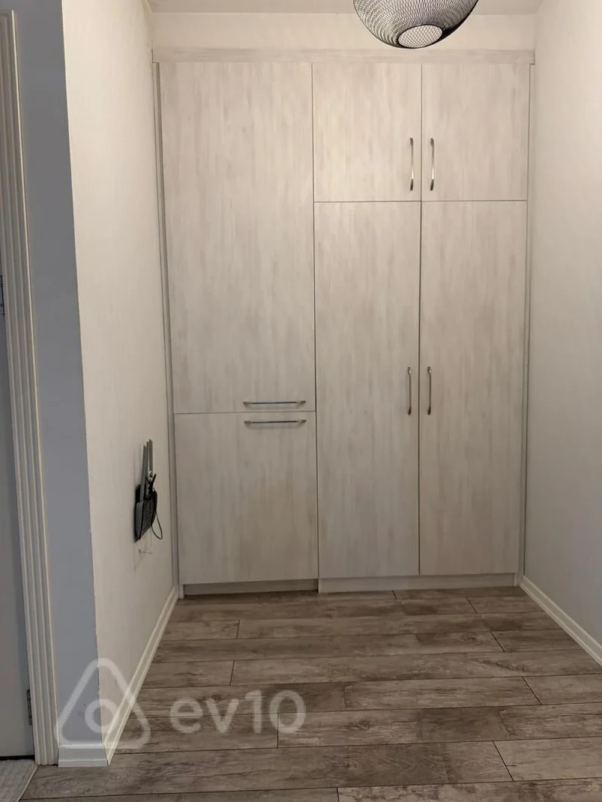 Satılır 2 otaqlı köhnə tikili 55 m²