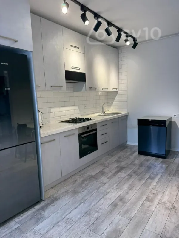Satılır 2 otaqlı köhnə tikili 55 m²