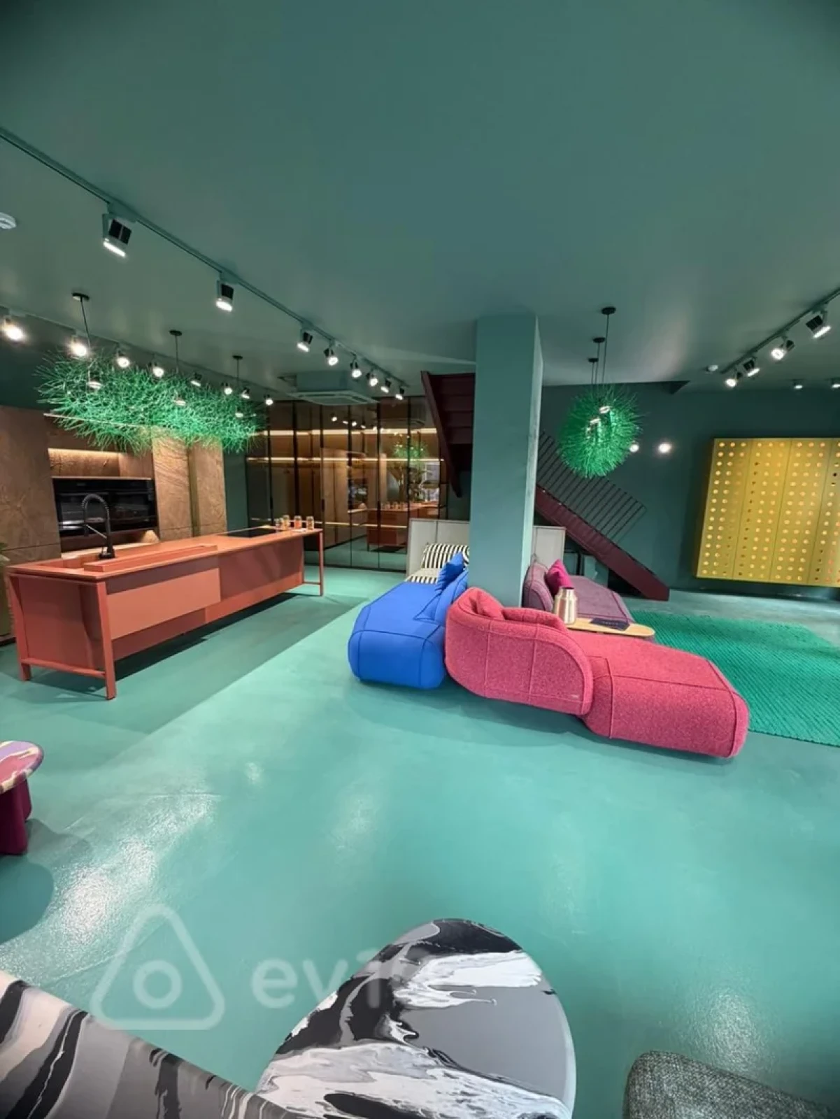 Kirayə verilir mənzil 150 m²