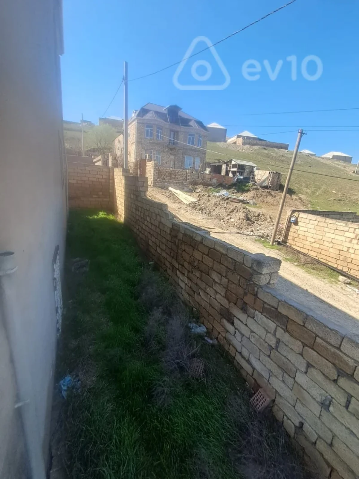 Satılır 7 otaqlı həyət evi 288 m²