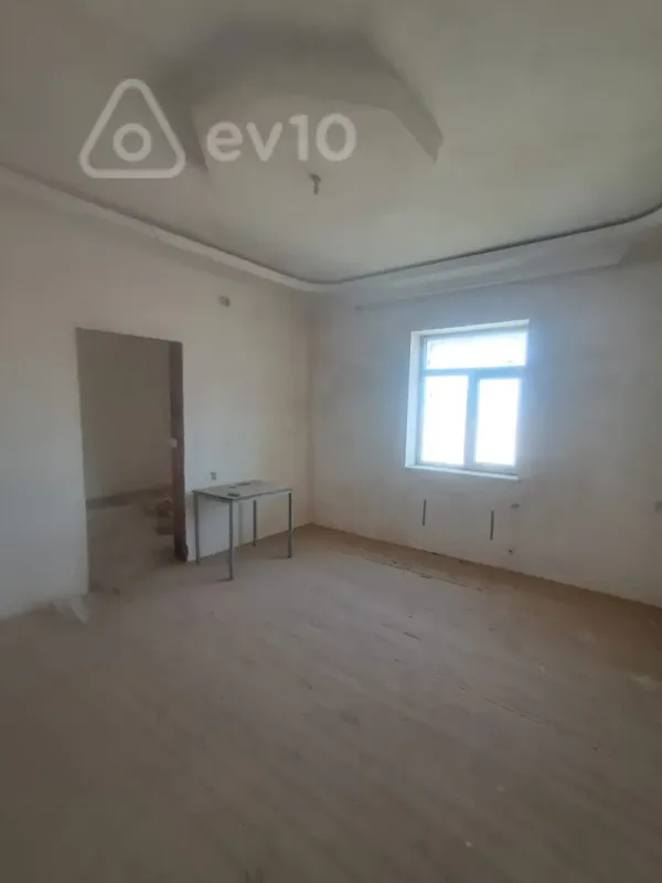 Satılır 7 otaqlı həyət evi 288 m²