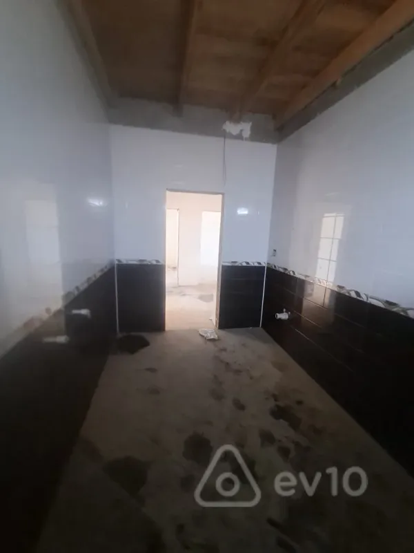 Satılır 7 otaqlı həyət evi 288 m²
