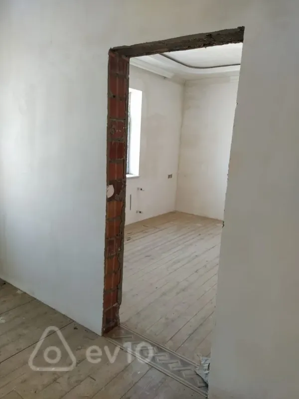 Satılır 7 otaqlı həyət evi 288 m²