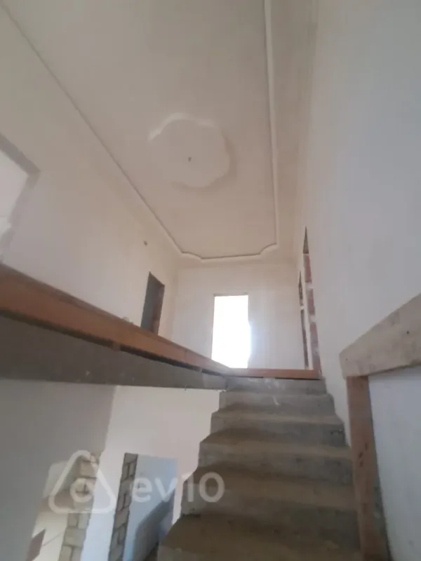 Satılır 7 otaqlı həyət evi 288 m²