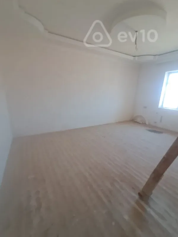 Satılır 7 otaqlı həyət evi 288 m²