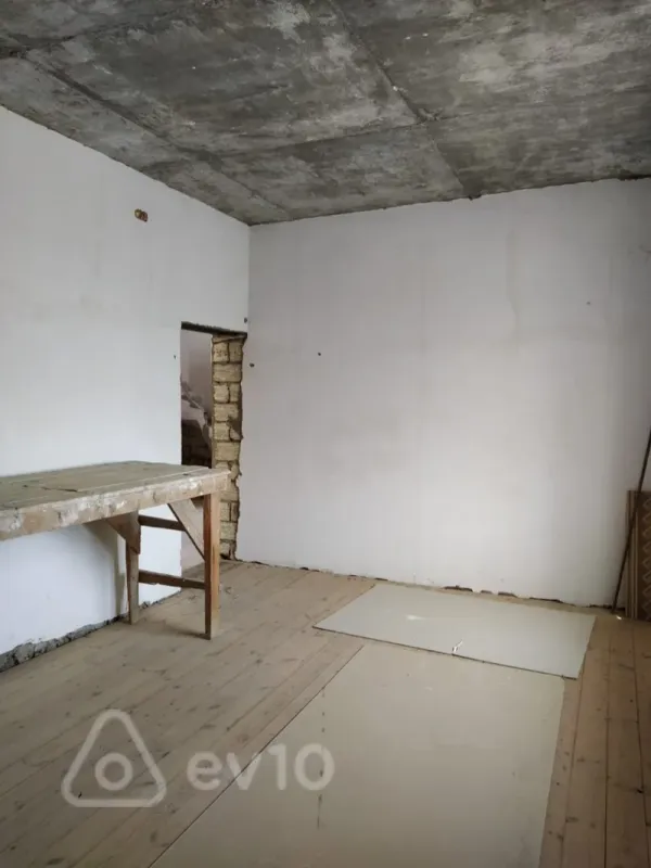 Satılır 7 otaqlı həyət evi 288 m²