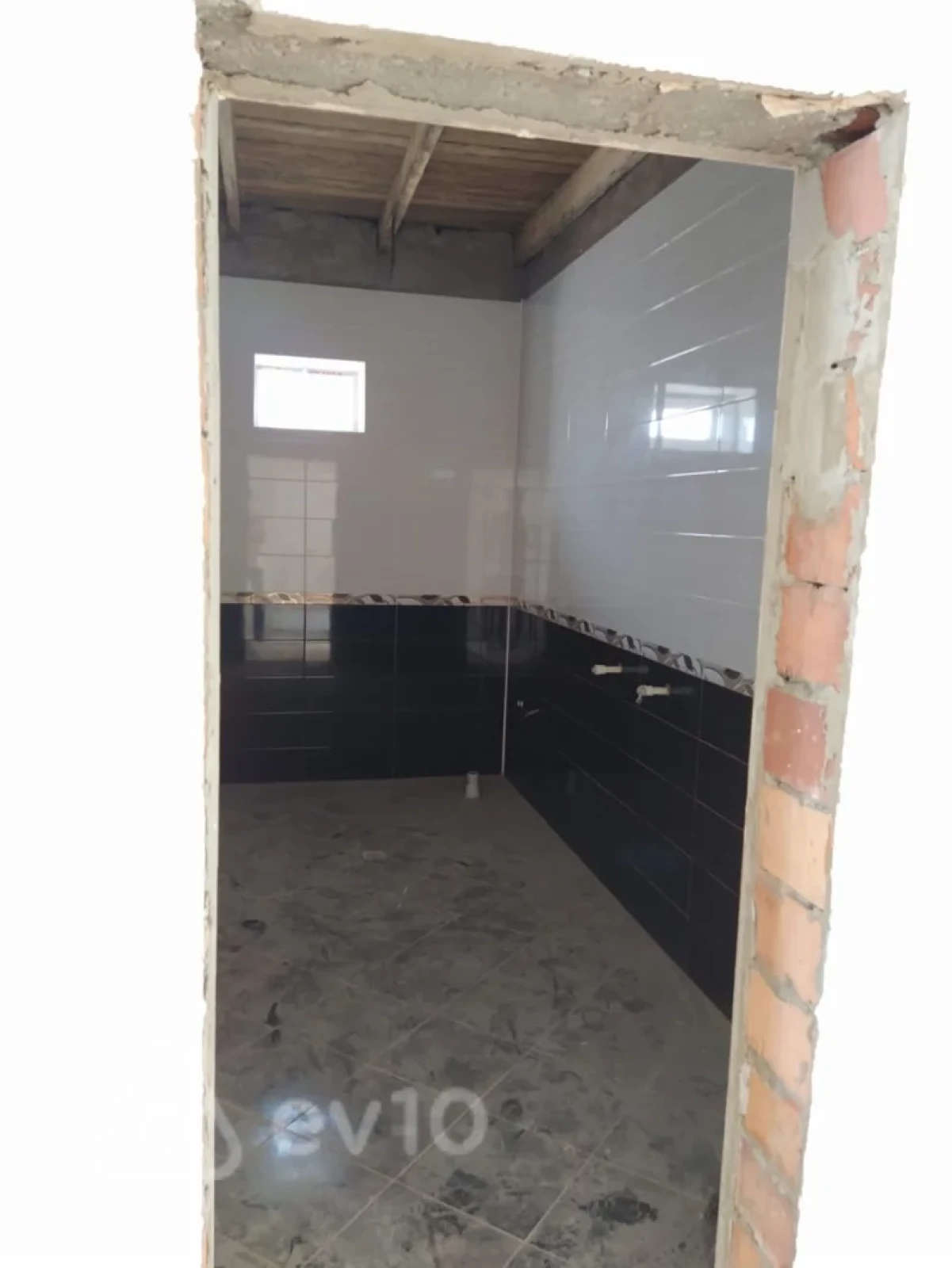 Satılır 7 otaqlı həyət evi 288 m²